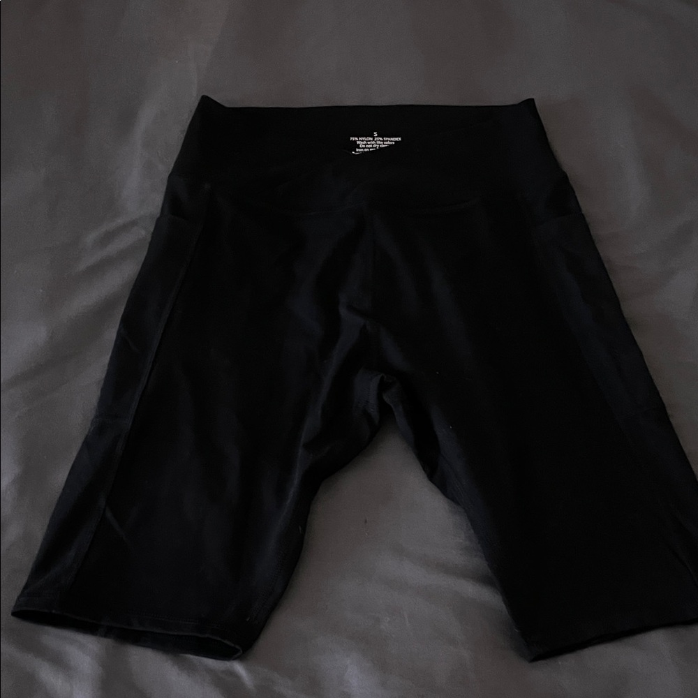 Black High-Waisted Cross-Waist Biker Shorts